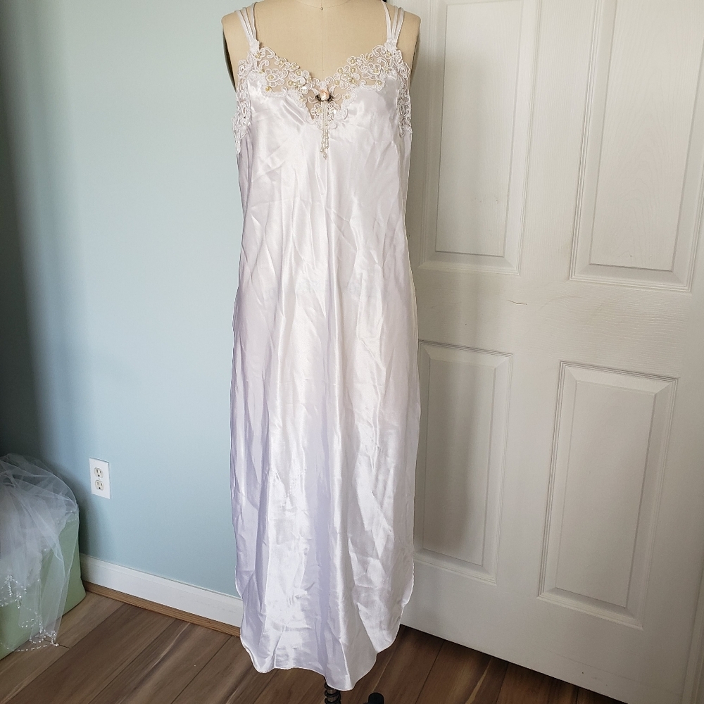 Vintage Bridal Beaded White Lace Nightgown, M